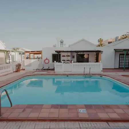Holanda Tropic Villa *