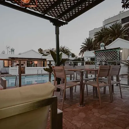 Holanda Tropic Villa *